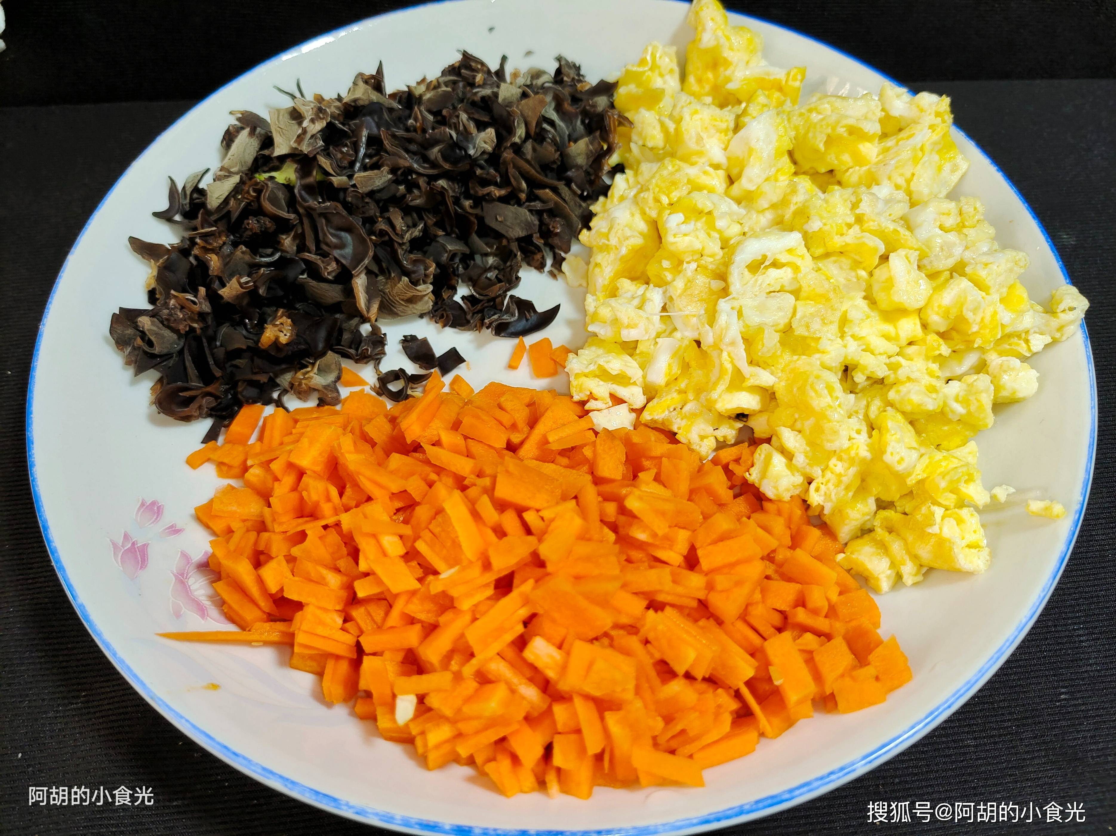 比萝卜营养、比白菜鲜，这个“菜王”使劲吃！简单蒸个菜卷，皮薄馅足、特解馋