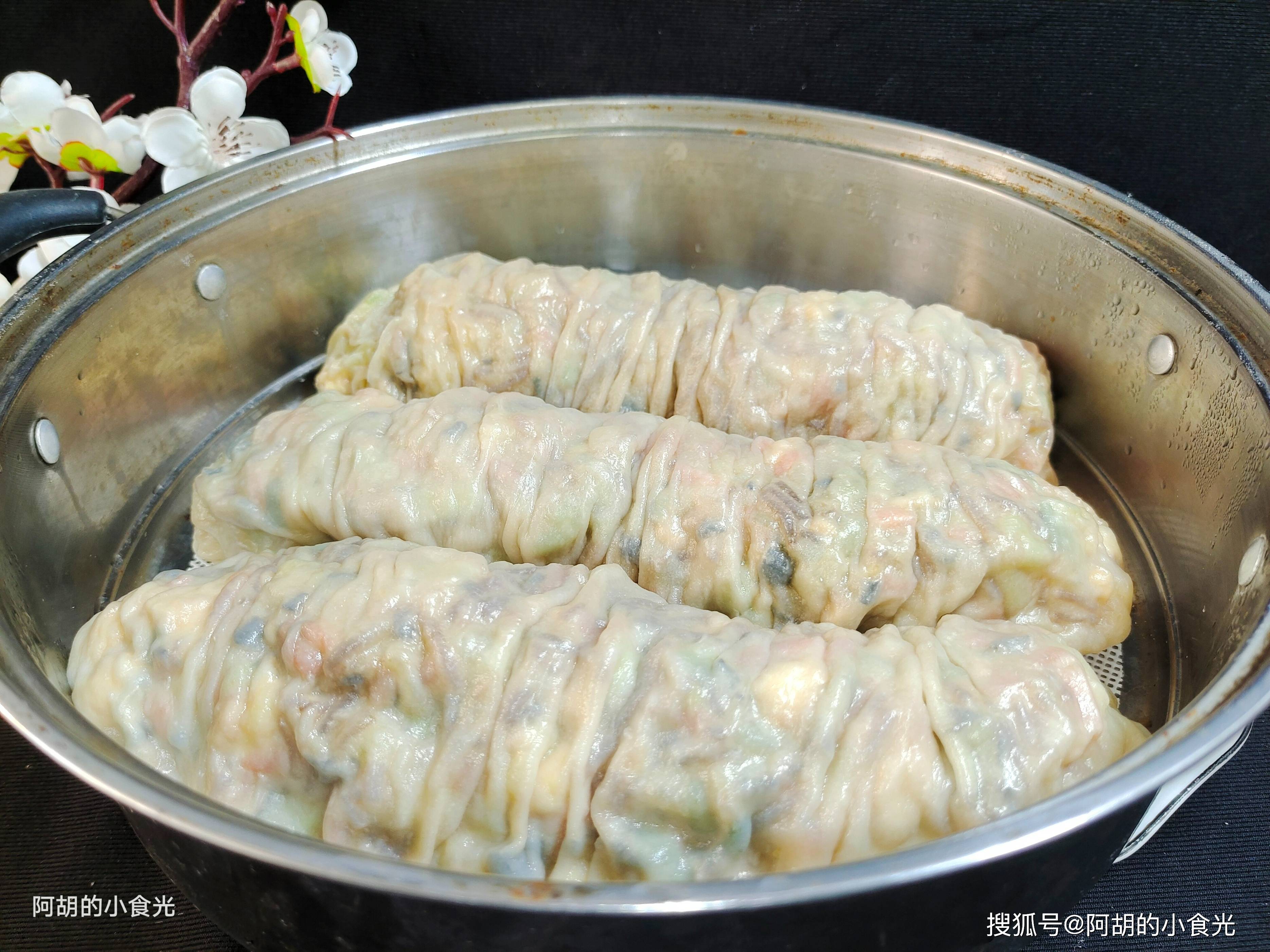 比萝卜营养、比白菜鲜，这个“菜王”使劲吃！简单蒸个菜卷，皮薄馅足、特解馋