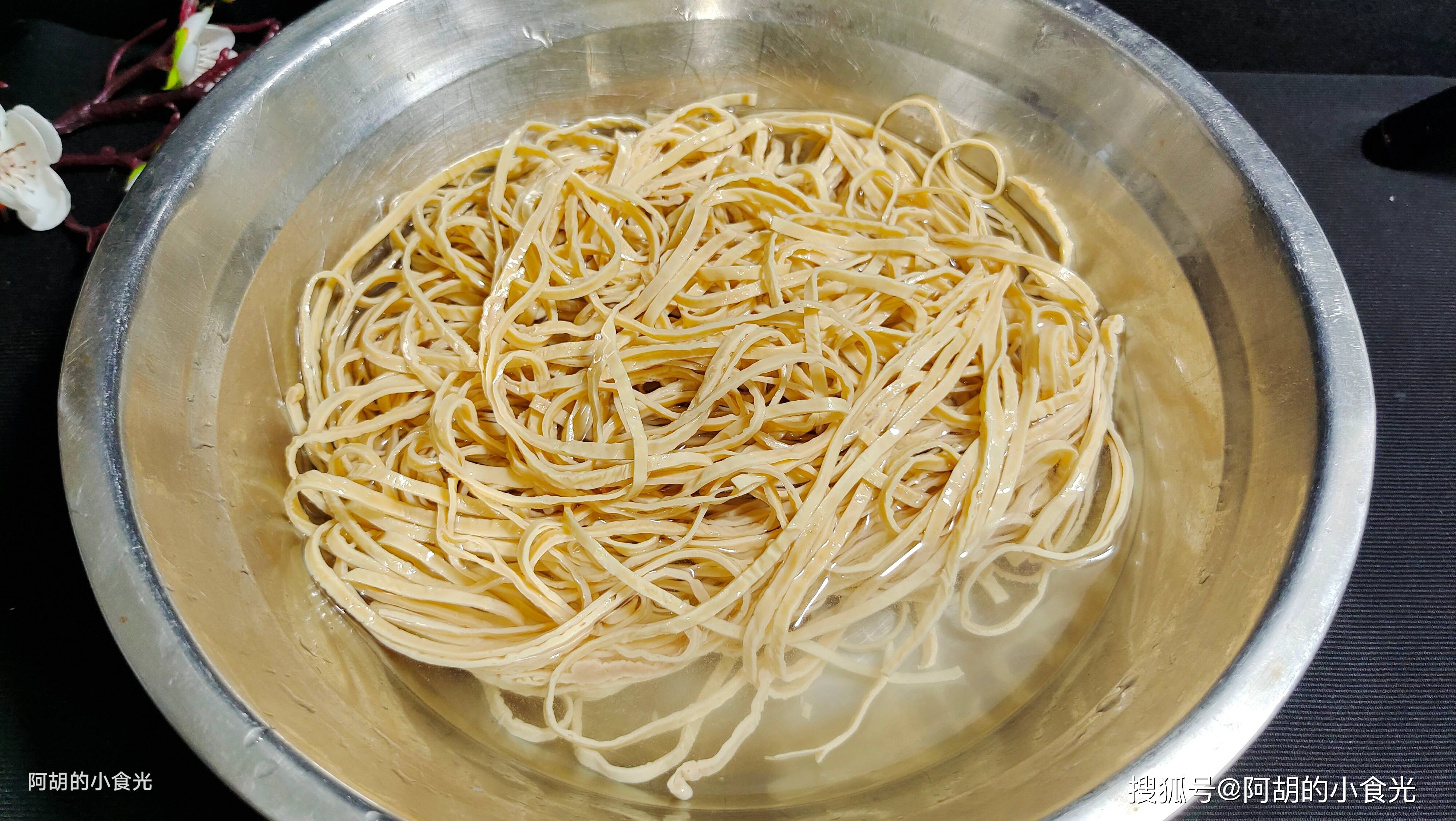 黄瓜、苦瓜靠边站，秋天此菜敞开吃！时令鲜蔬随手煮，汤和菜都有了、特鲜嫩