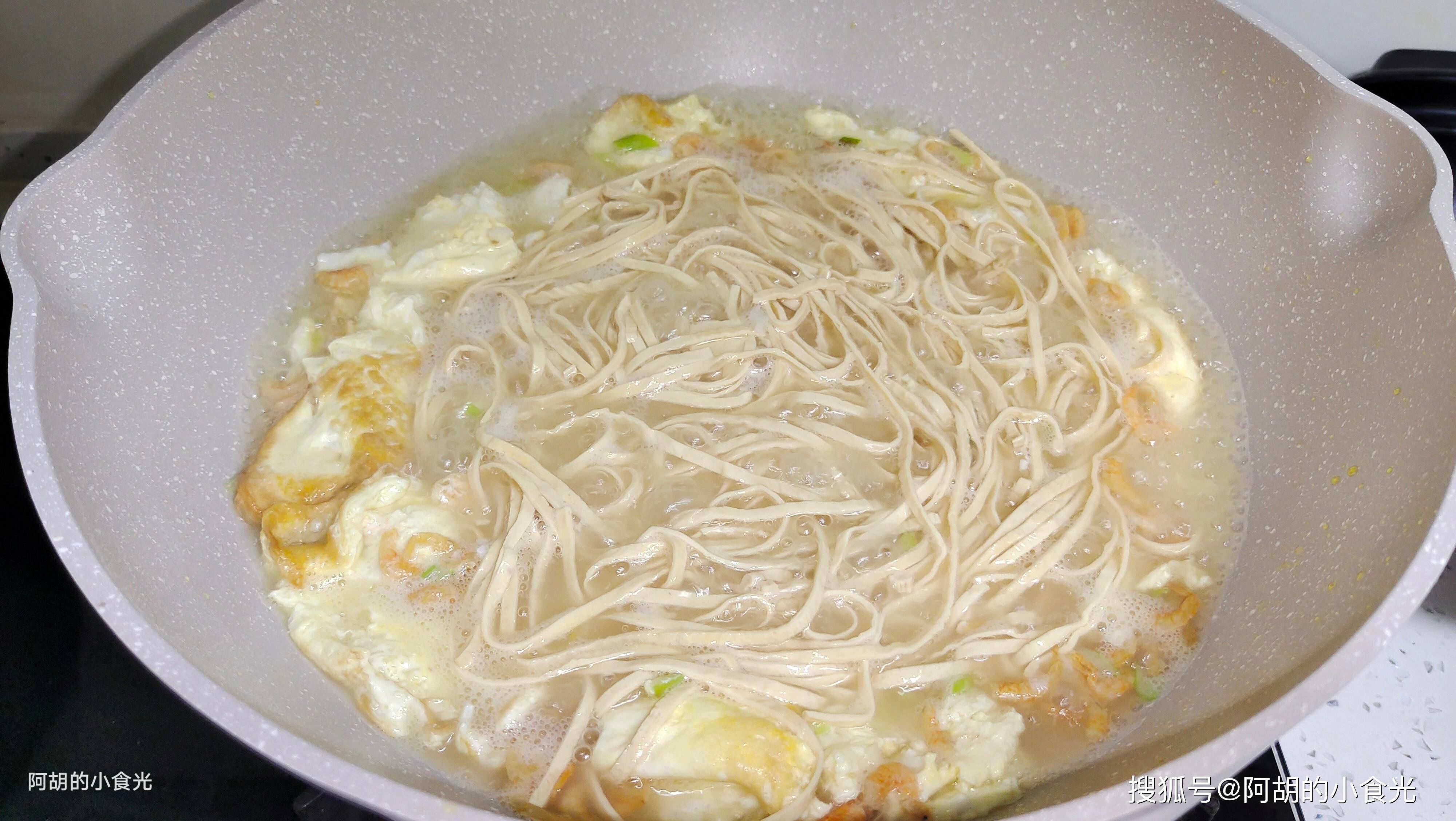 黄瓜、苦瓜靠边站，秋天此菜敞开吃！时令鲜蔬随手煮，汤和菜都有了、特鲜嫩