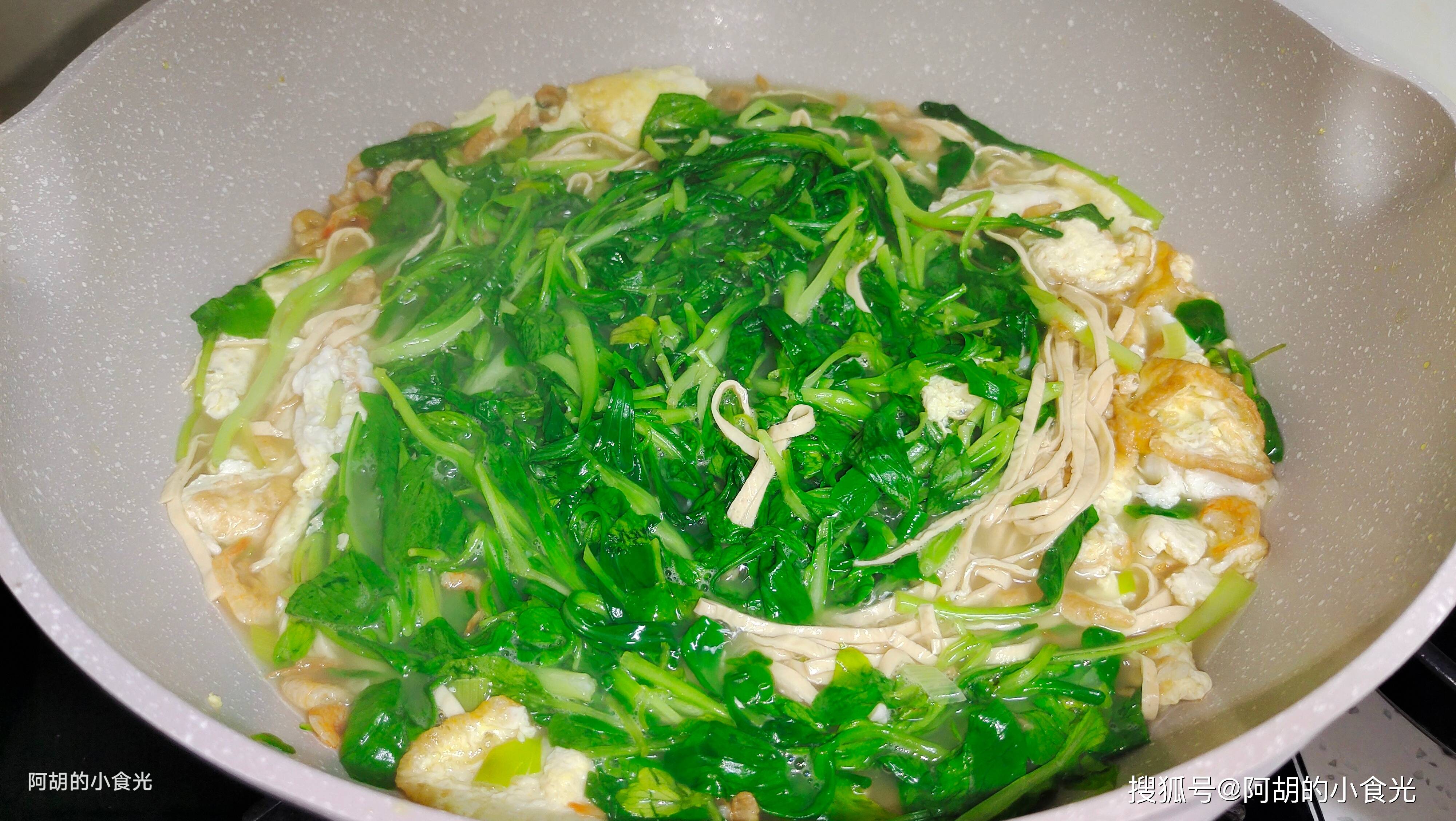 黄瓜、苦瓜靠边站，秋天此菜敞开吃！时令鲜蔬随手煮，汤和菜都有了、特鲜嫩