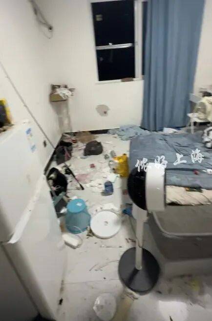 上海一房东崩溃！"00后"情侣租客失联，打开房门直呼"辣眼睛"…